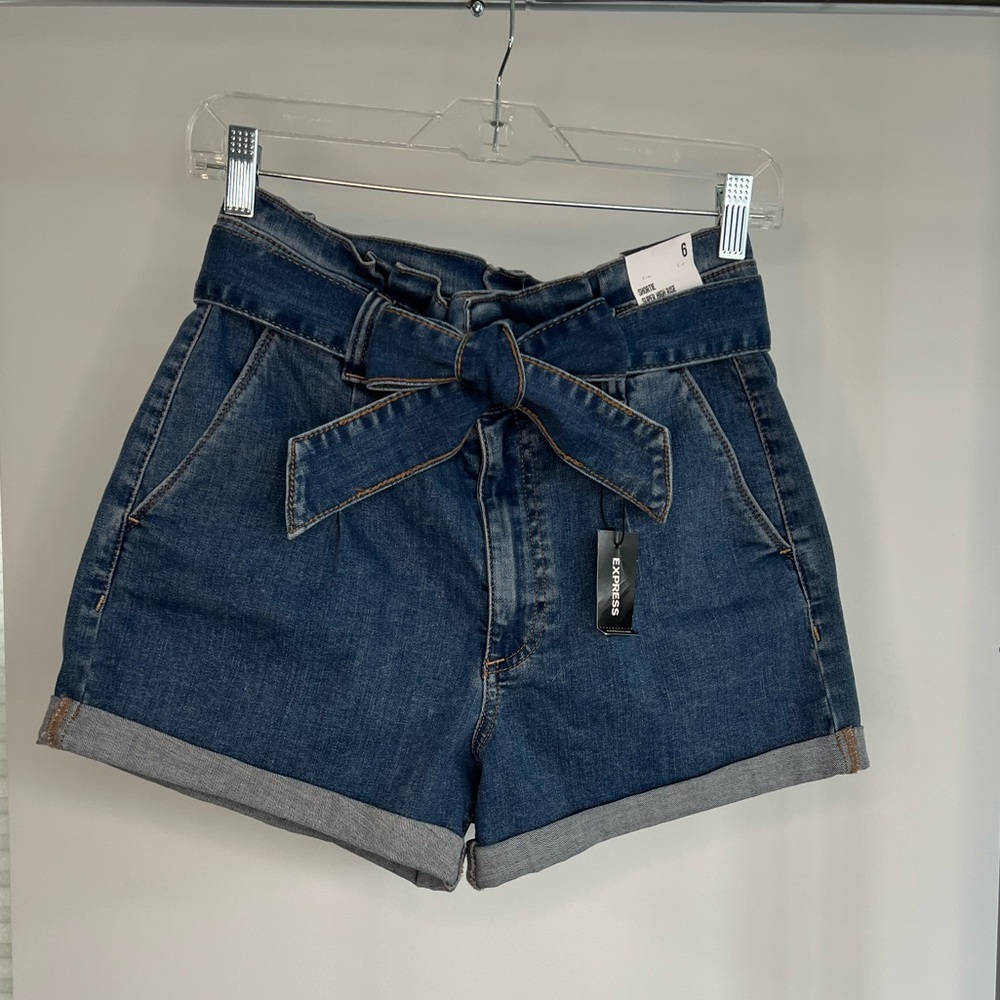 EXPRESS Super High Rise Jean Shortie size 6